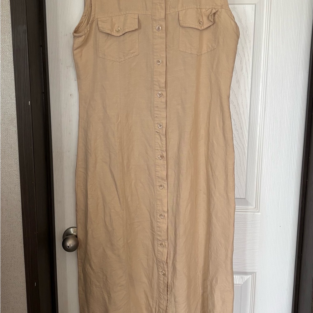 Chic Sleeveless Beige Button-Down Midi Dress